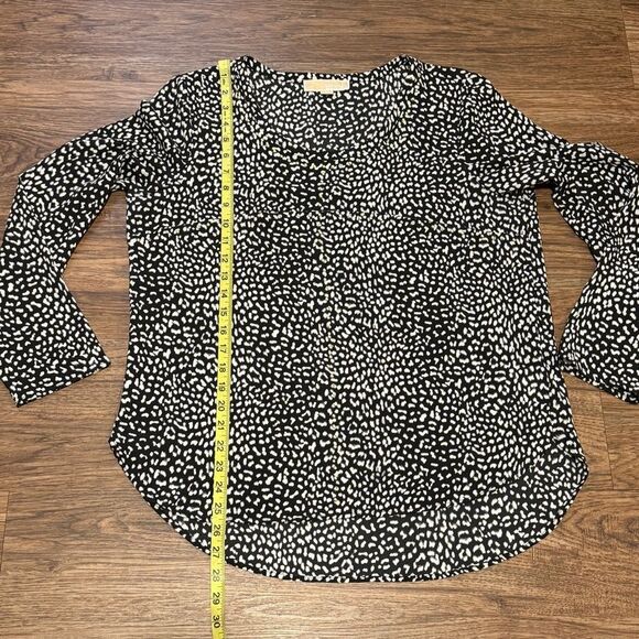Michael Kors Women's Black and White Leopard Patterned Top Blouse Large - Picture 8 of 10